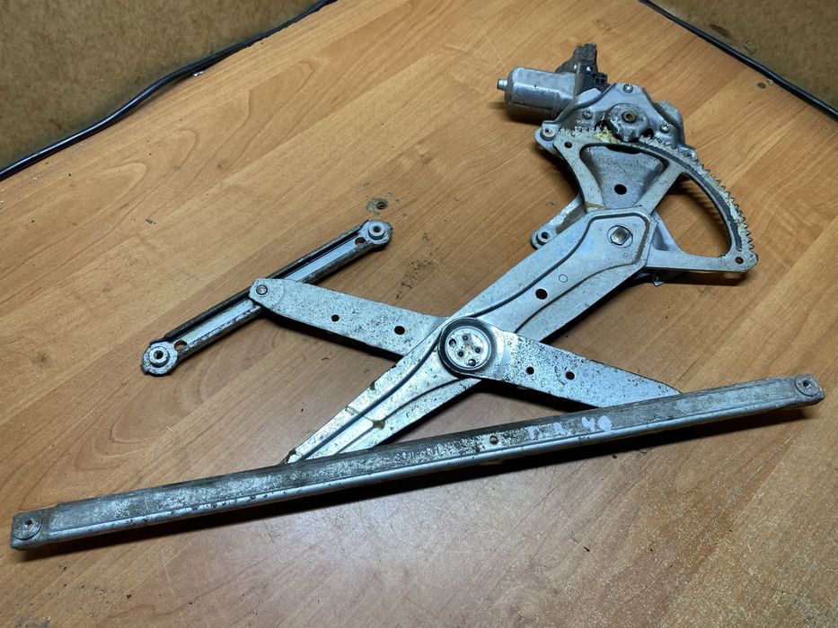 Toyota Camry 40 передний правий склопідіймач, стеклоподъемник для Тойо