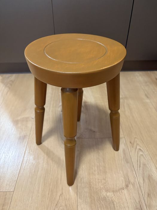 Taboret stołek drewniany