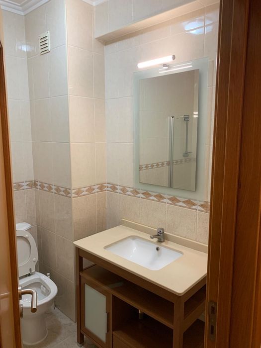 Aluga-se apartamento T3 com garagem