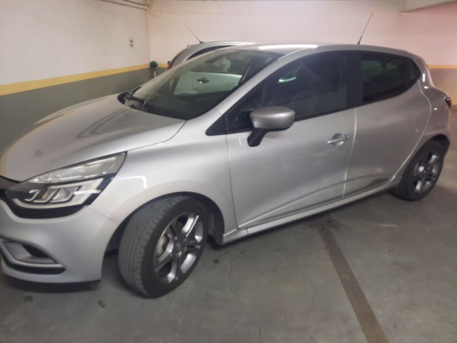 Vendo Renault clio .