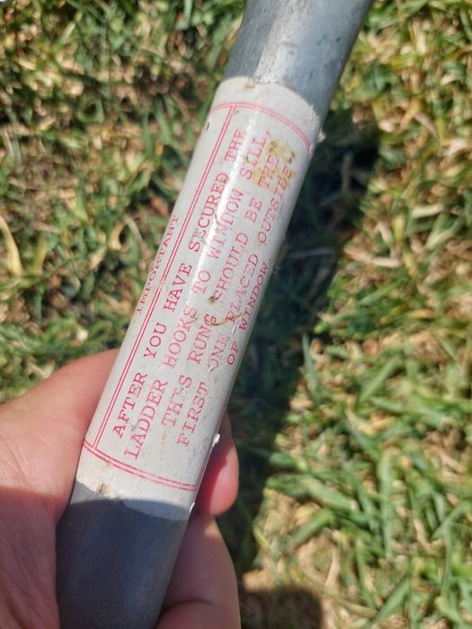 Escada desmontável emergência e.m metal