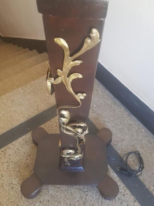 Antyczna lampa, wykonana z drewna dębowego :)