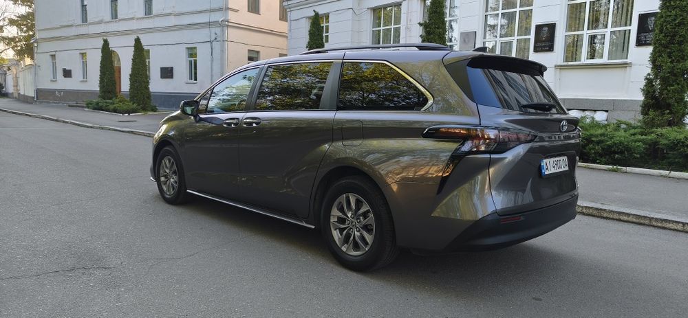 Toyota Sienna 2023