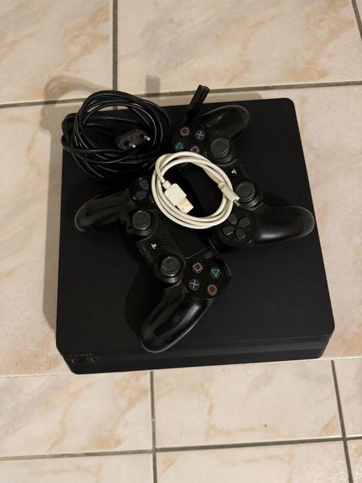 Playstation 4 slim