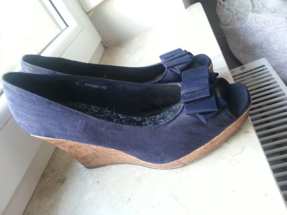 Buty na koturnie Jennifer