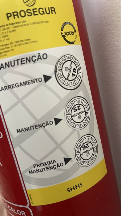 Extintor de 2 kilos e de 6 kilos ainda na data de uso novos nunca usad
