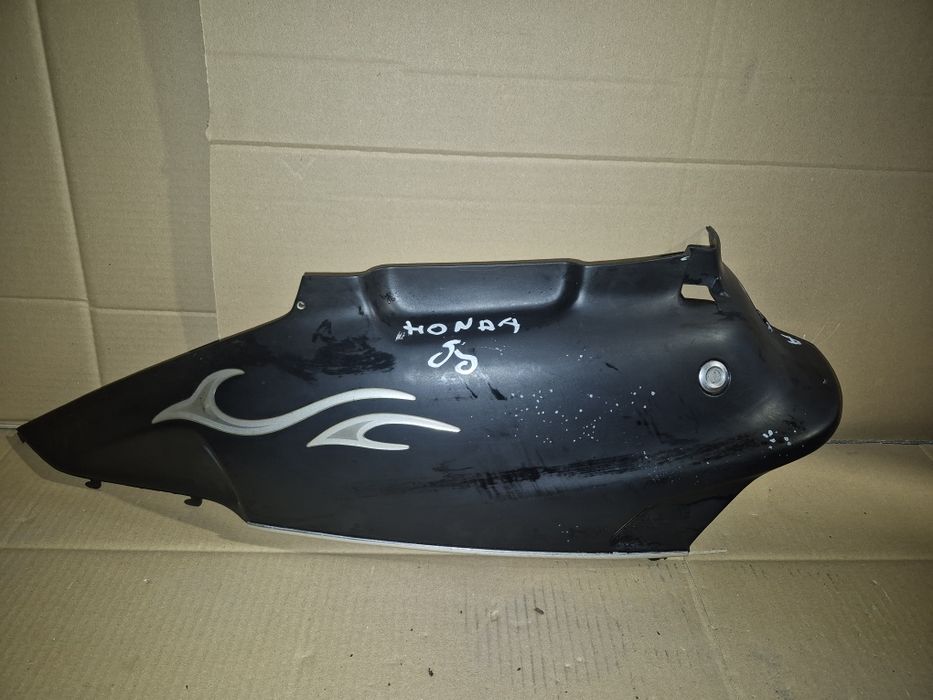 Lewy boczek karoserii Honda Bali 50 83600-SX GAVA-7000