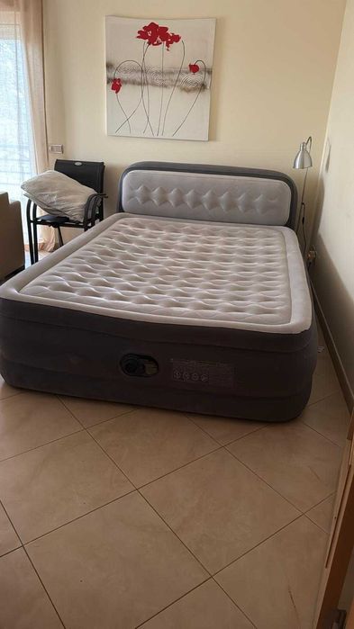 Cama Inflável de Casal (Queen) com Cabeceira