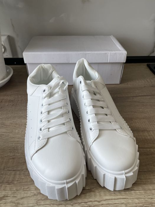 Кеди жіночі білі кросівки