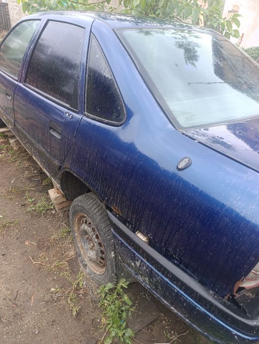 Опель Вектра А 1.8 моноинжектор