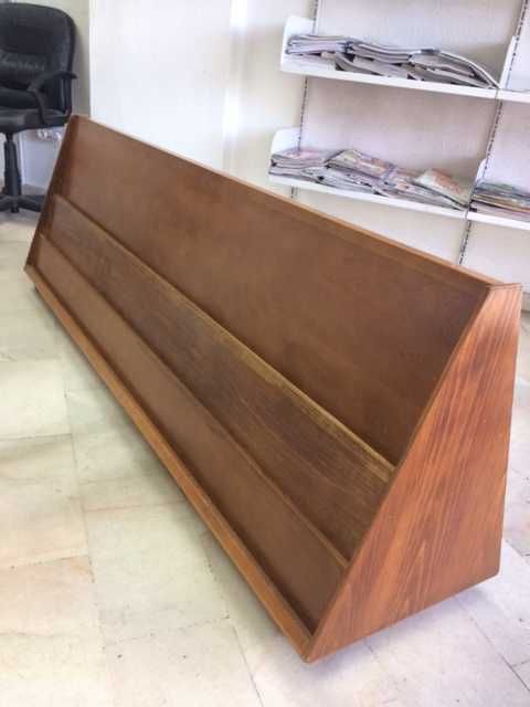 Vendo móvel da revistas - papelaria