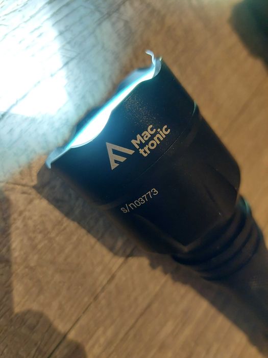 Lanterna tática LED Mactronic Black Eye - Bom estado