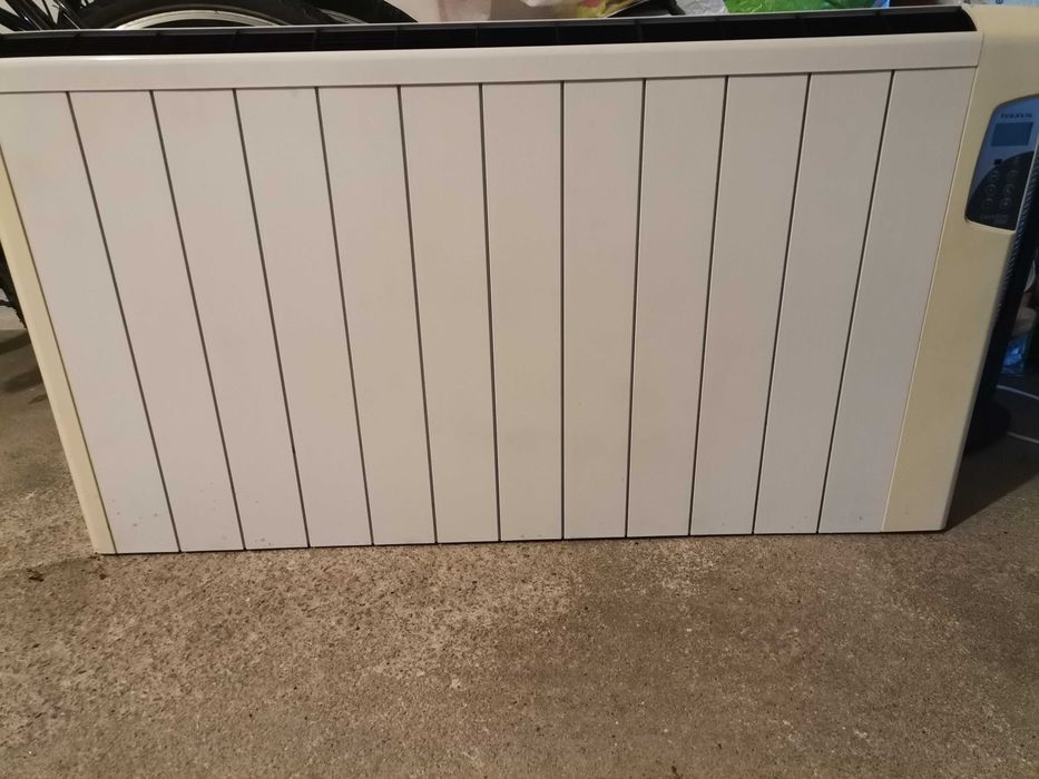 Aquecedor de Inércia Taurus-Cairo Slim 2000W