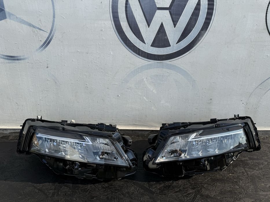 Фари основні фара ліва права Рог т33 Rogue T33