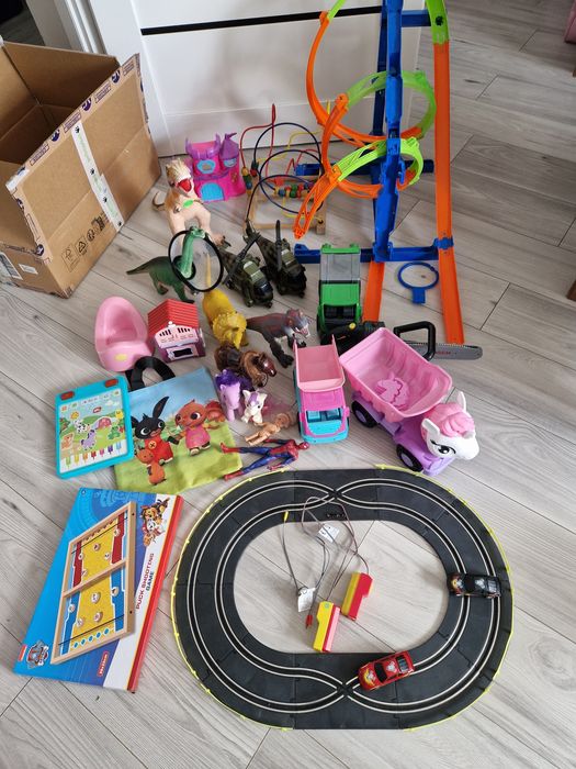 Zestaw zabawek chłopiec dziewczynka helikopter, tor hot wheels, autka , dinozaury  i inne ODBIÓR OSOBISTY
