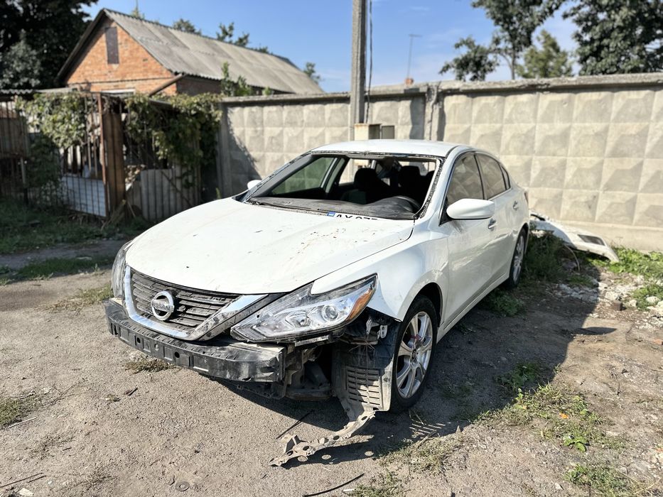 Nissan Altima 2016 год • 2.5 бензин / газ