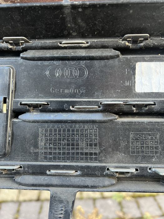 Решітка радіатора audi a5 , sline