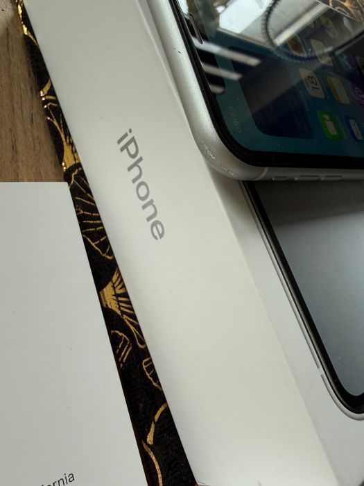 Bialy Apple iPhone XR 64 GB White