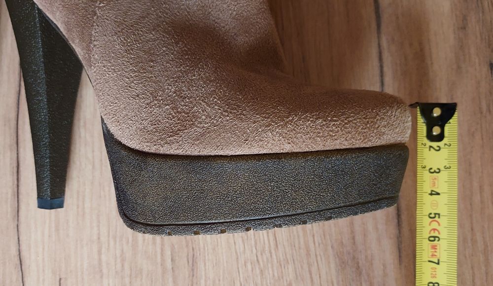 Kozaki wysokie na platformie