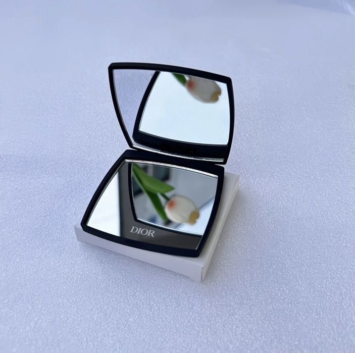 Кишенькове дзеркальце Chanel dior