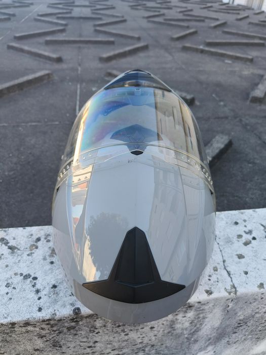 Capacete modular usado com alguna riscos