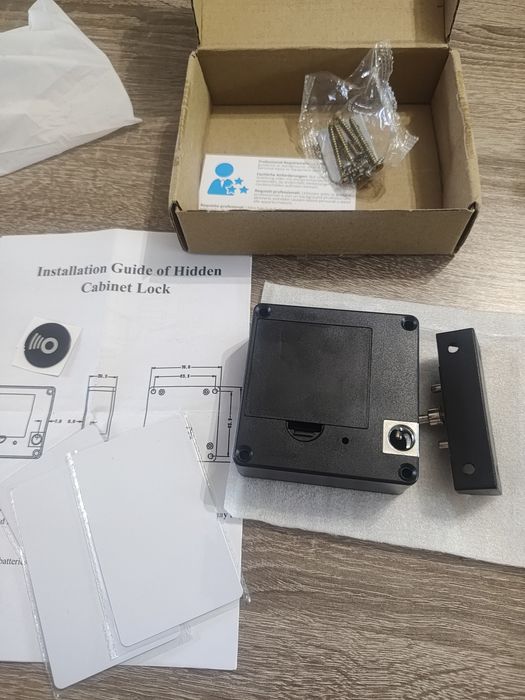 Замок меблевий розумний, електронний, RFID замок CODACE для шафи та шухляд з NFC, 3 картки, USB живлення.