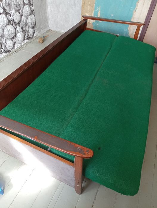 Терміново віддам безкоштовно диван