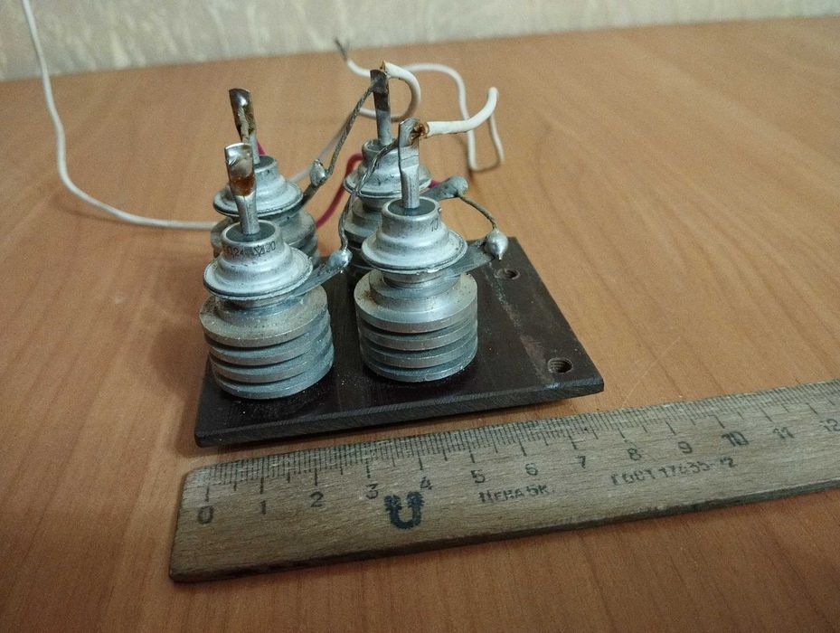 Діоди Д 246 чотири шт., зібрані в випрямний міст, 90 грн. за всі 4 шт.