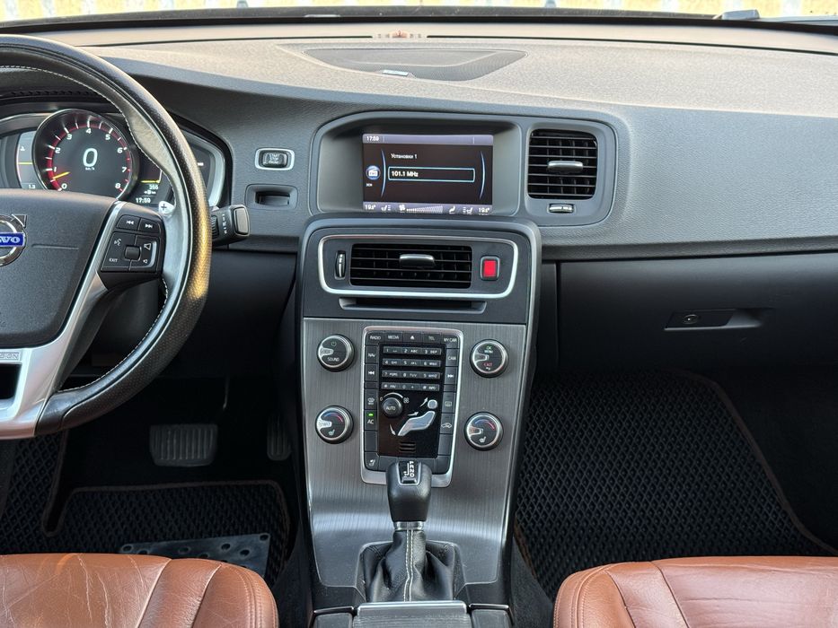 Volvo S60, 2011 року, 3.0 бензин, автомат, повний привід