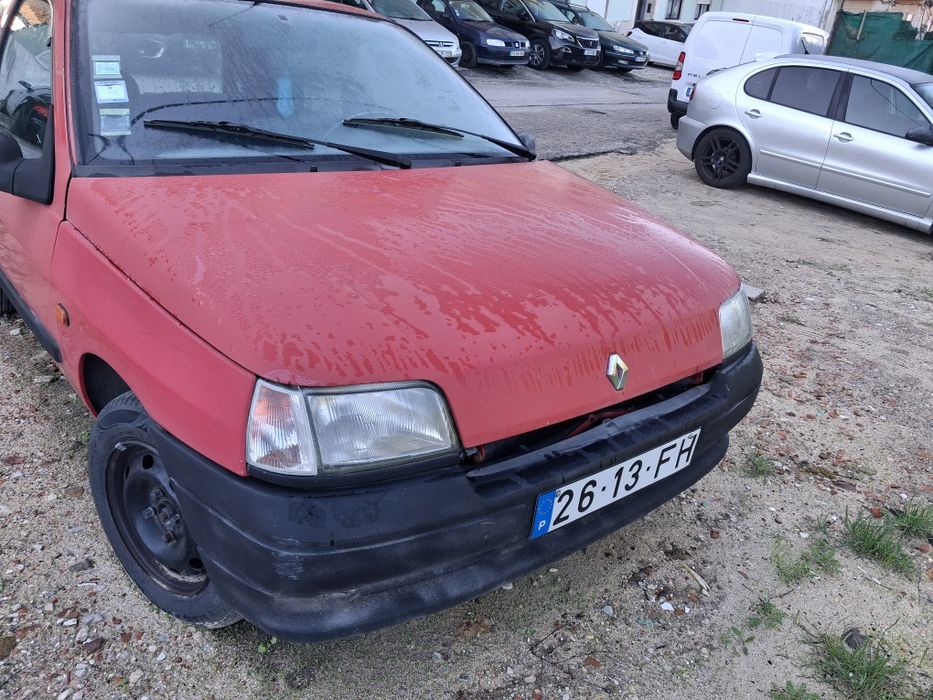 Carro Renault Clio