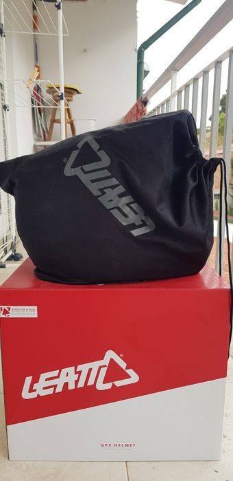 Capacete leatt / óculos 100%