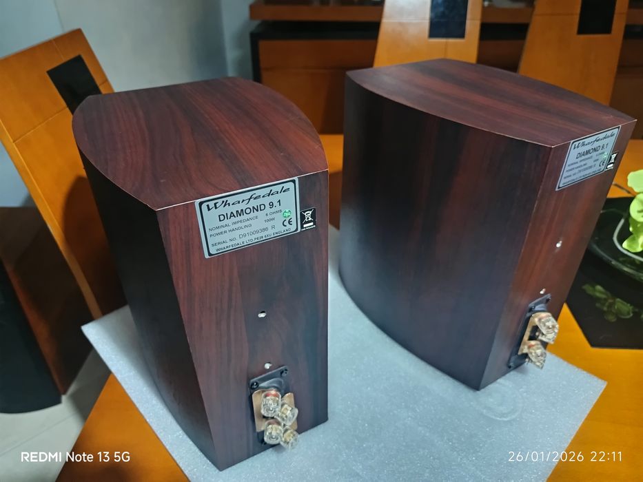 Colunas som Wharfedale Diamond 9.1