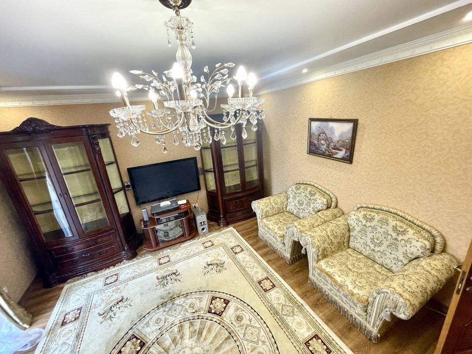 Будинок-герой, бо ж єдиний в своєму роді! 6 кімн. + гостьовий + гараж!