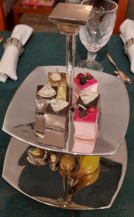 Two-Tier Vertical Cake Stand in Cone Shape64563988515329123