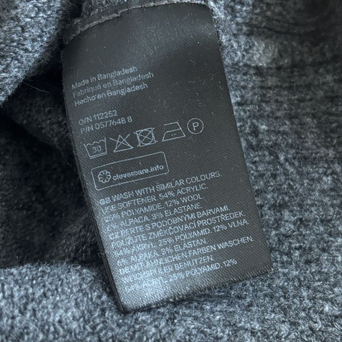 светр зі спущенними плечима h&m