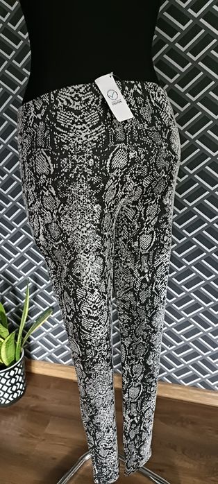 Nowe szare legginsy