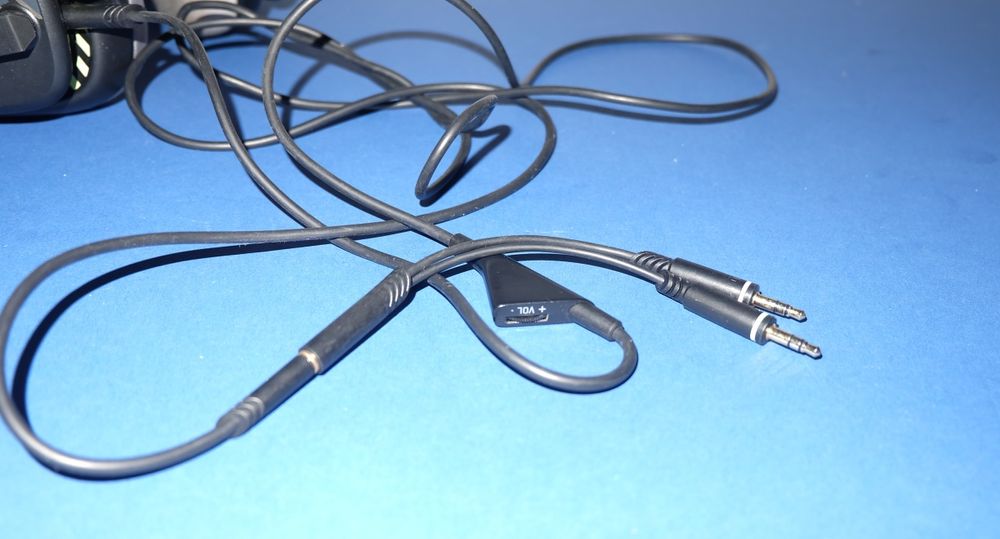 Геймерские наушники astro gaming a10 с микрофоном.