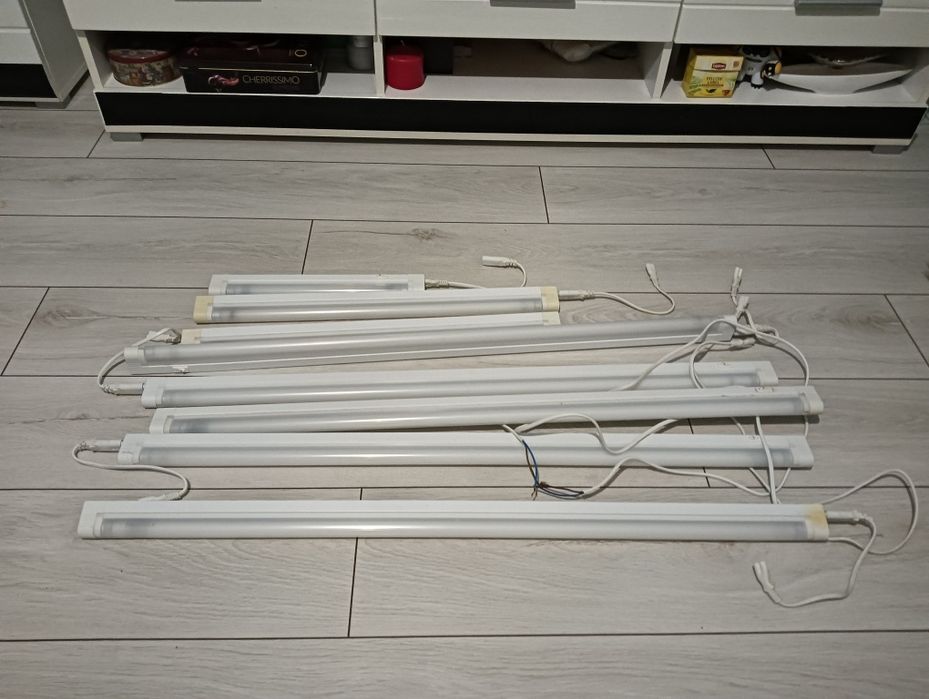 Świetlówki z oprawką łączenie szeregowe