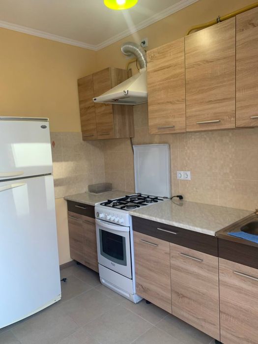 Здається квартира студія в центрі міста  вул.Мельника 10