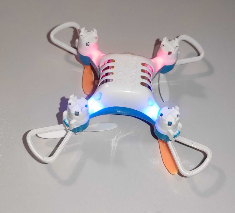 Міні дрон, чітке керування як в дорогих дронів, навіть кувиркається