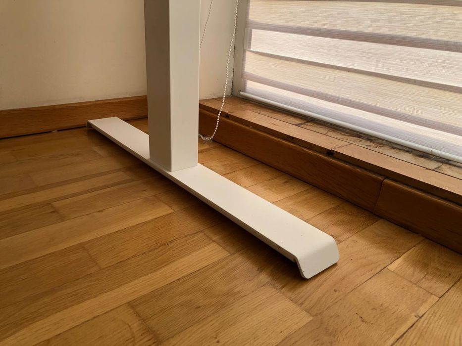 Офісний/компʼютерний стіл с регулюванням висоти