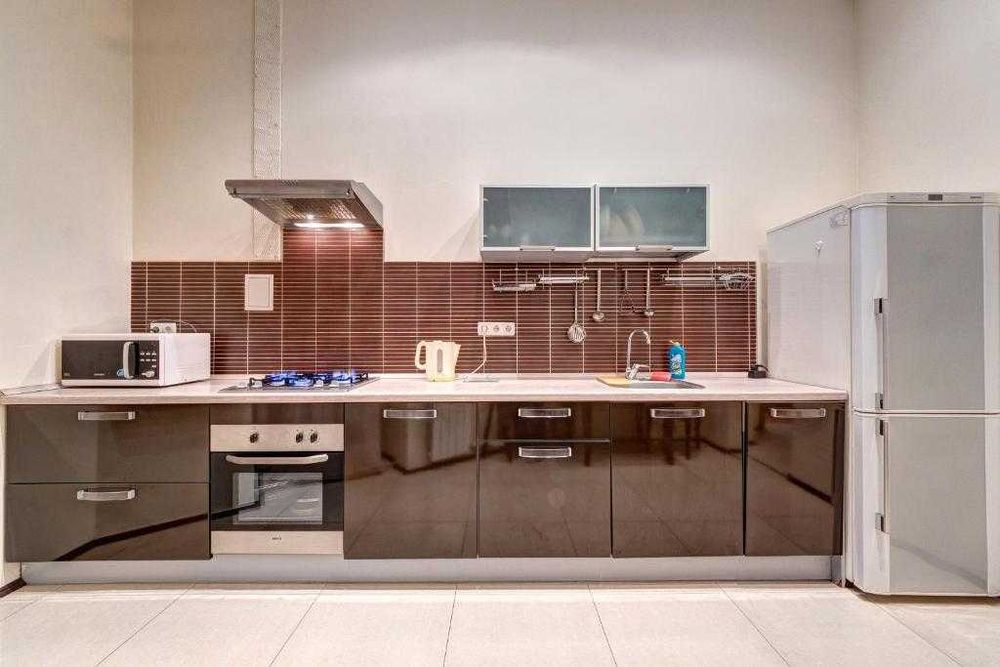 Посуточно в центре 4-комнатная квартира  на ул. Саксаганского, 78а