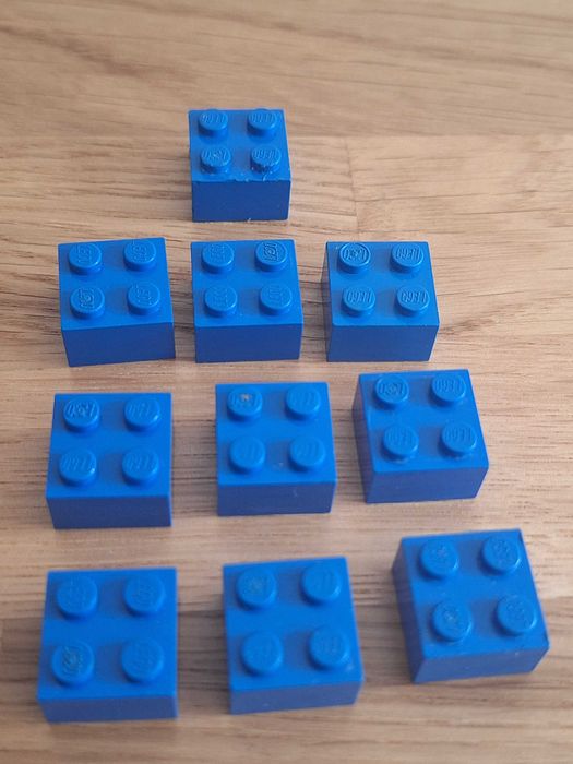 Lego 3003 niebieski - brick 2x2 cena za 10 szt. (R4) .