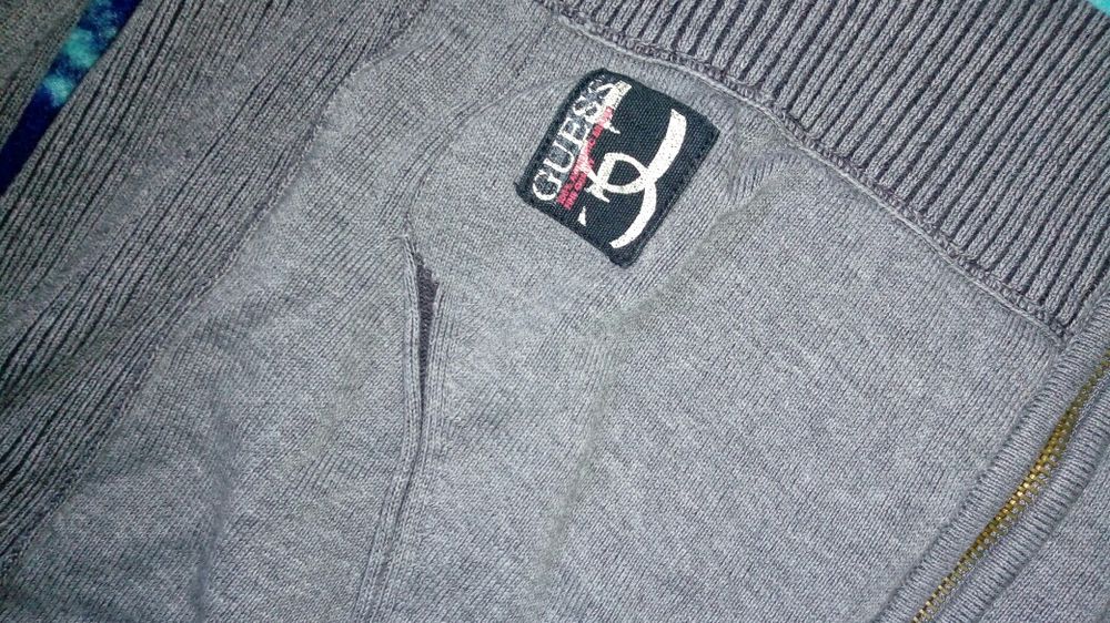 Bluza-sweter rozpinana. GUESS