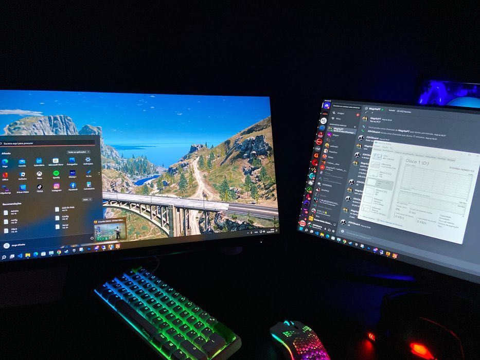 Computador gaming e monitores