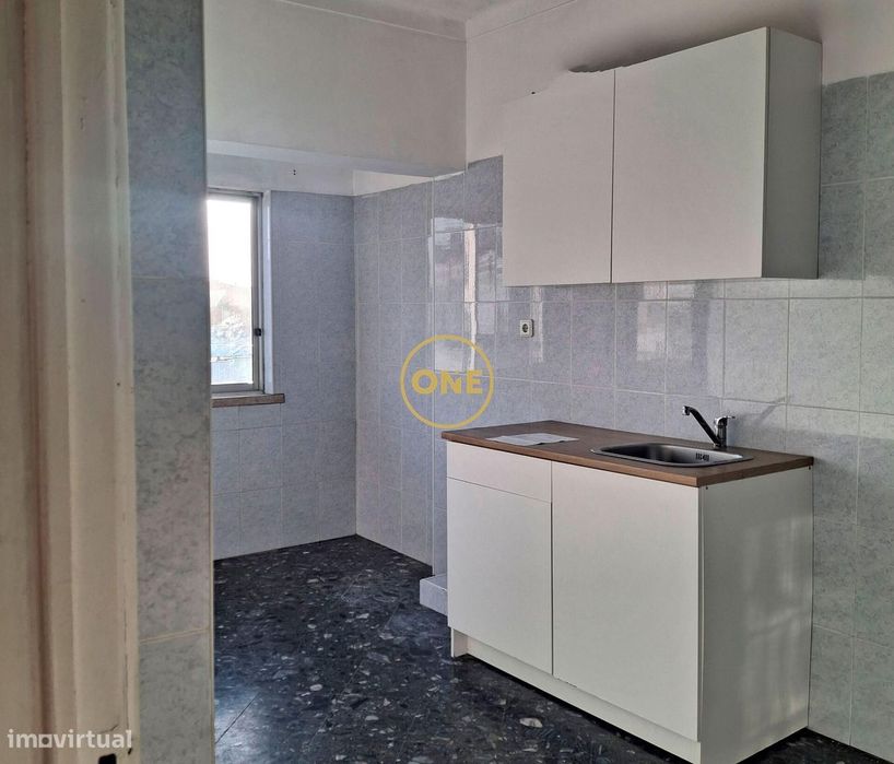 Apartamento T2 no Fogueteiro, Amora – 4º Andar com Excelentes Áreas