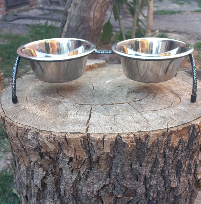 Підставка 0.8 л з мисками  для домашніх  улюбленців