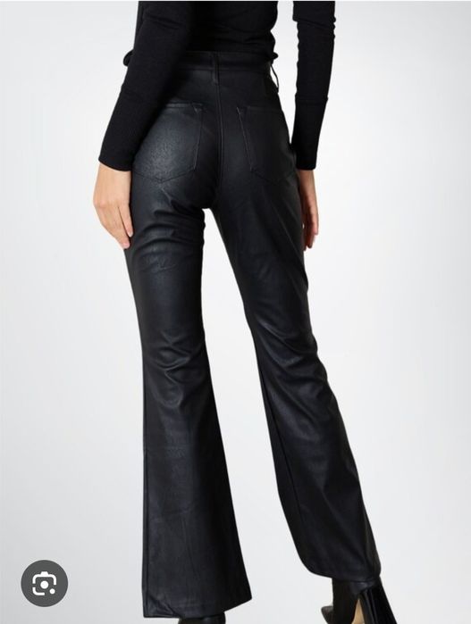 Штани екошкіра кльош від бренд ZARA.