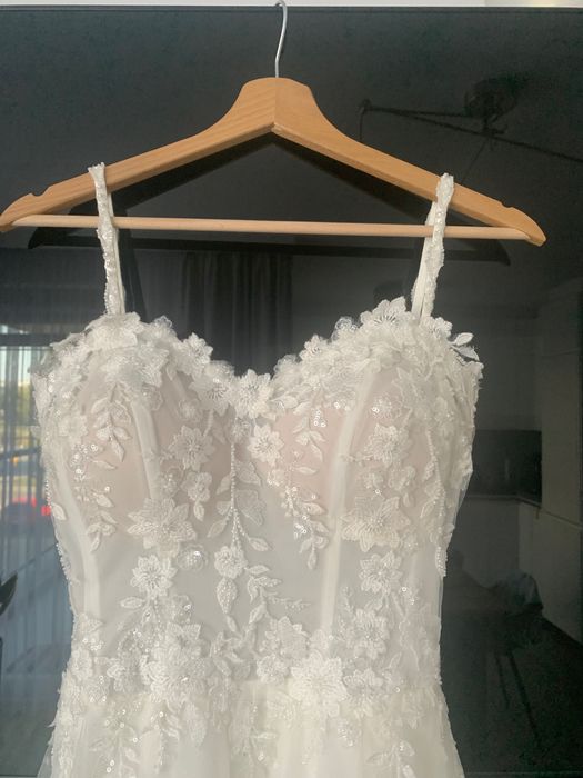 Suknia ślubna z dodatkami