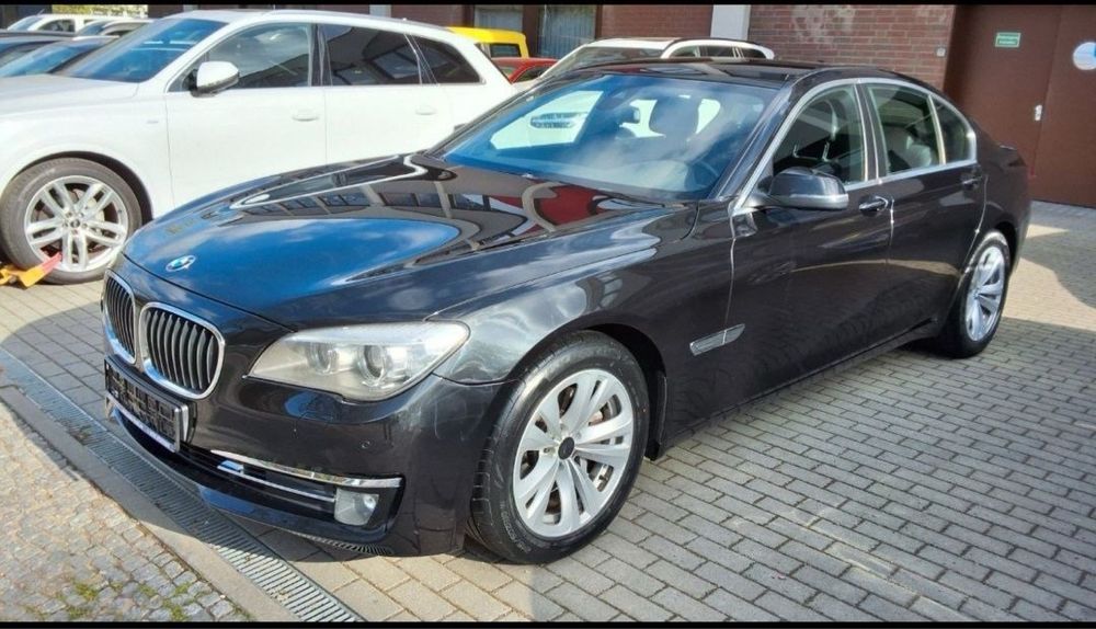 BMW 740 Lxi (Седан)